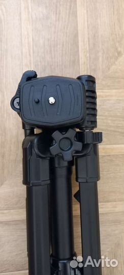 Штатив для фотоаппарата профессиональный