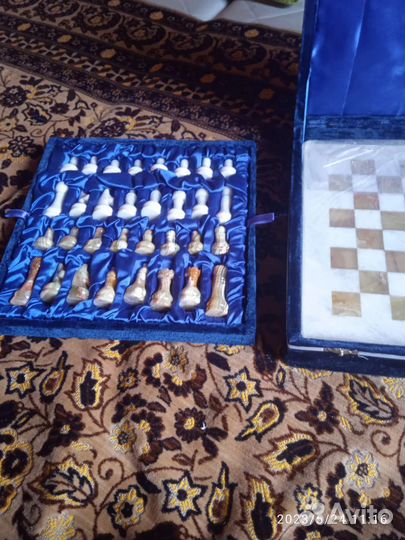 Шахматы из натурального камня