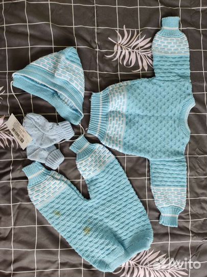 Костюм детский вязаный на полгодика примерно