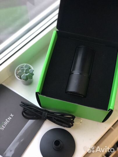 Микрофон Razer Seiren X