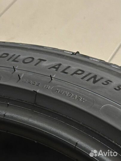 Michelin Pilot Alpin 5 SUV 285/40 R23 111V