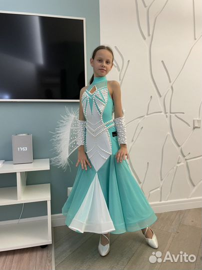 Платье для европейской программы категории Ю1