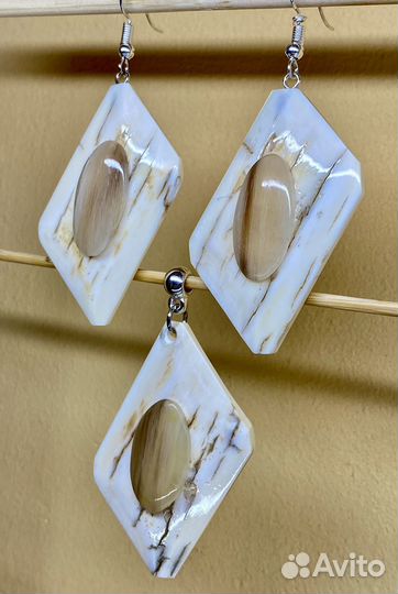 Серьги и кулон, комплект