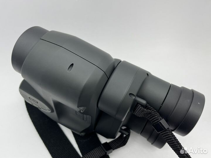 Бинокль Canon 10x30 IS