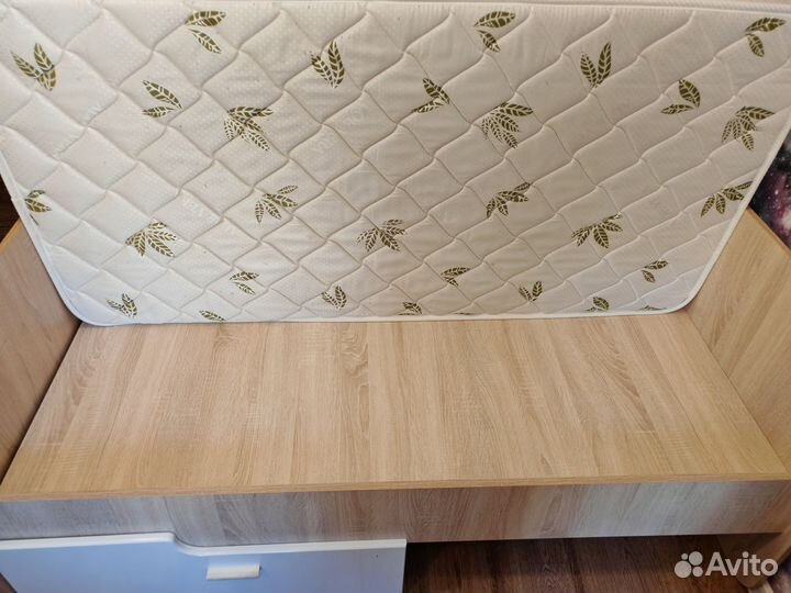 Кровать с матрасом бу