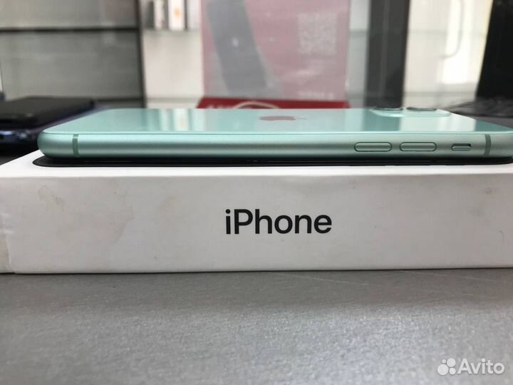 iPhone 11, 64 ГБ