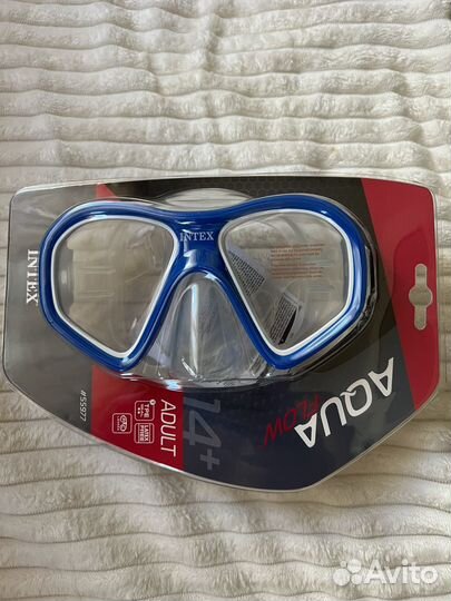 Маска с трубкой для подводного плавания