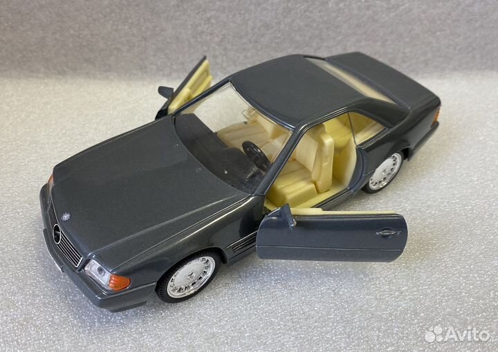 Mersedes Benz 500SL модель авто 1/24