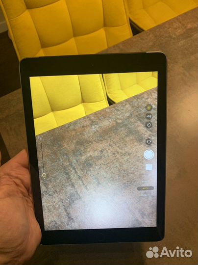 iPad 6th generation 128 gb Wi-Fi + Cellular