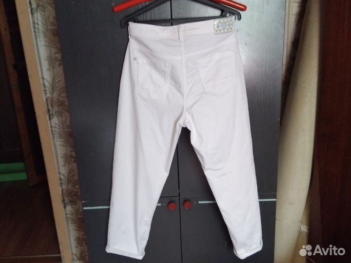 Джинсы женские