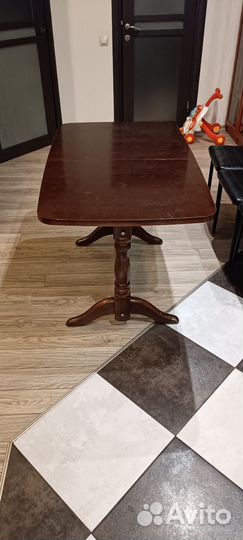 Кухонный стол