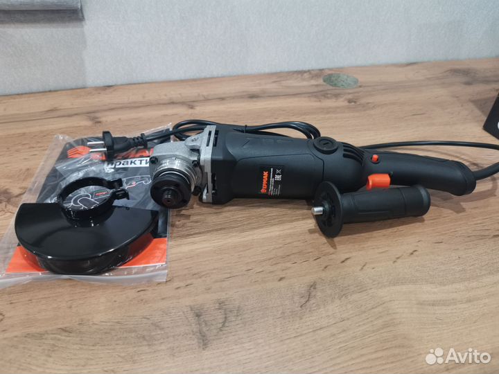 Машина шлифовальная угловая ушм - 125/900