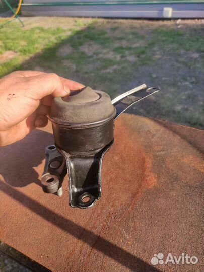 Подушка двигателя правая