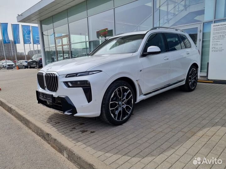 BMW X7 3.0 AT, 2022