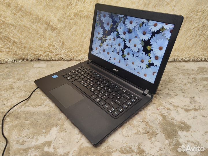 Отличный ноутбук Acer в идеальном состоянии