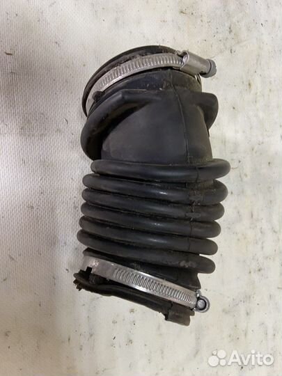 Патрубок корпуса воздушного фильтра Ford Focus 2