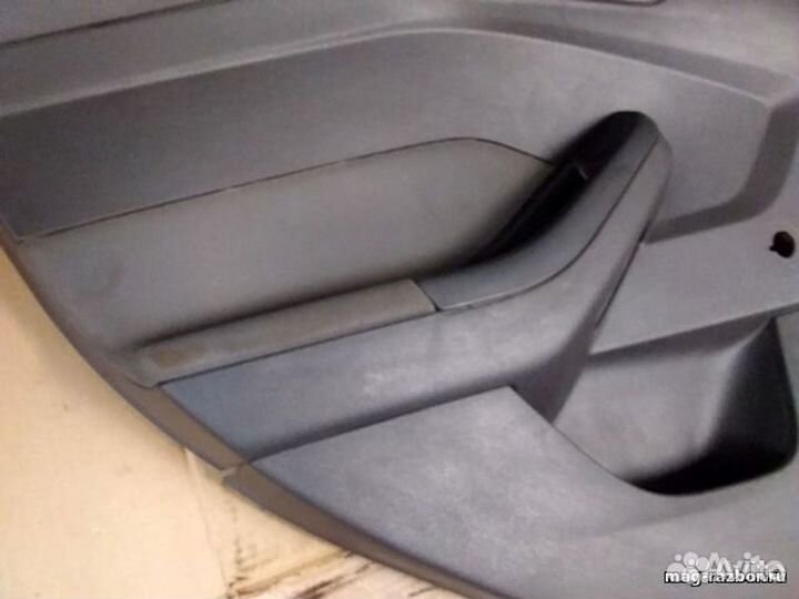 Обивка двери Ford Focus III задняя левая