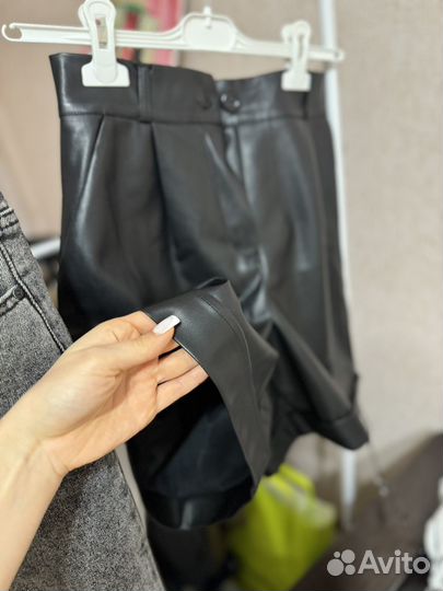 Джинсы / шорты кожаные