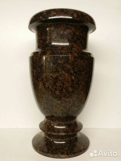 Изделия из гранита. Вазы и шары. Вазы на могилу