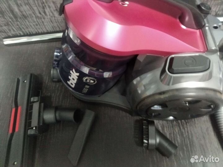 Новый пылесос BBK безмешковый контейнер 2л