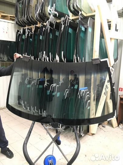 Лобовое стекло на Мерседес 124 Mercedes w124