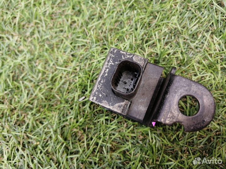 Датчик ускорения Volvo V70