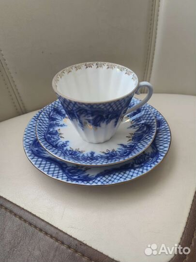 Чашка, десертная тарелка и блюдце