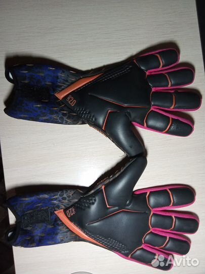 Вратарские перчатки adidas предатор