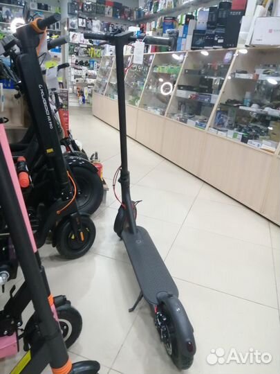 Электросамокат Xiaomi Mi M365 Pro