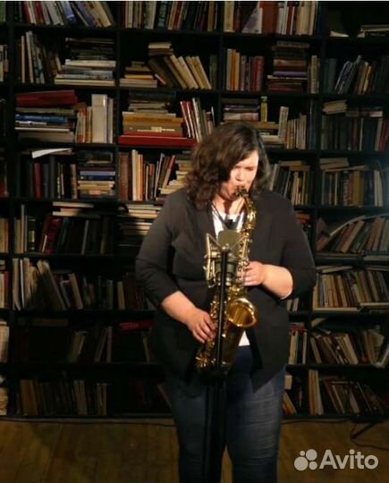 Саксофонист, певица на велком ресторан мероприятие