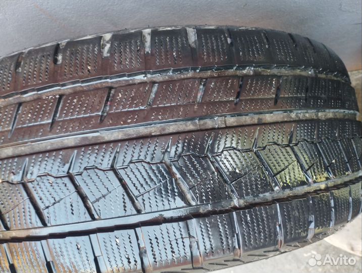 BKT AT 621 235/45 R18