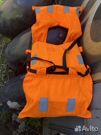 Спасательный жилет