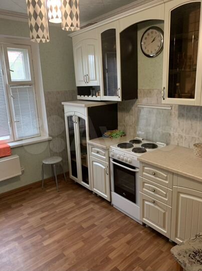 2-к. квартира, 56 м², 1/10 эт.