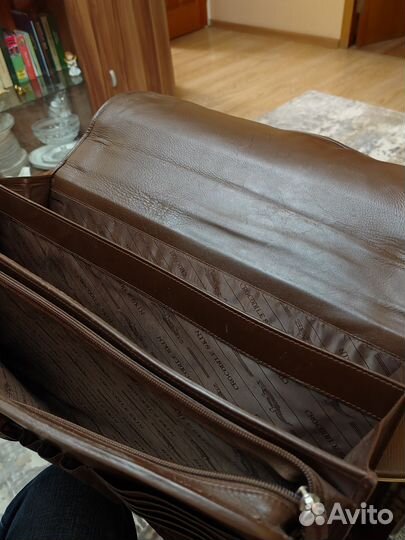 Две сумки мужских брендовых Обмен