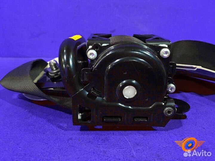 Ремень безопасности передний левый Mitsubishi