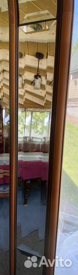 Зеркало настенное в деревянной раме