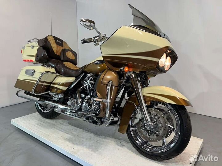 Harley Davidson CVO Год 2011