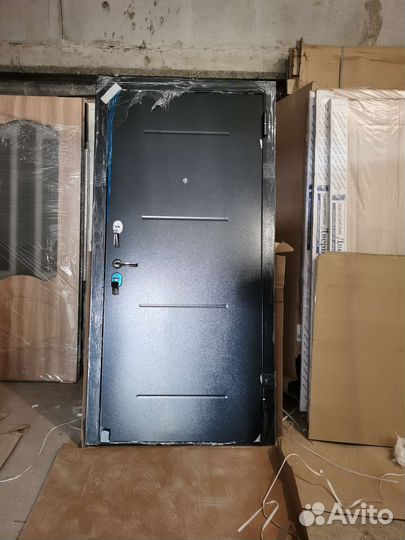 Дверь входная металлическая