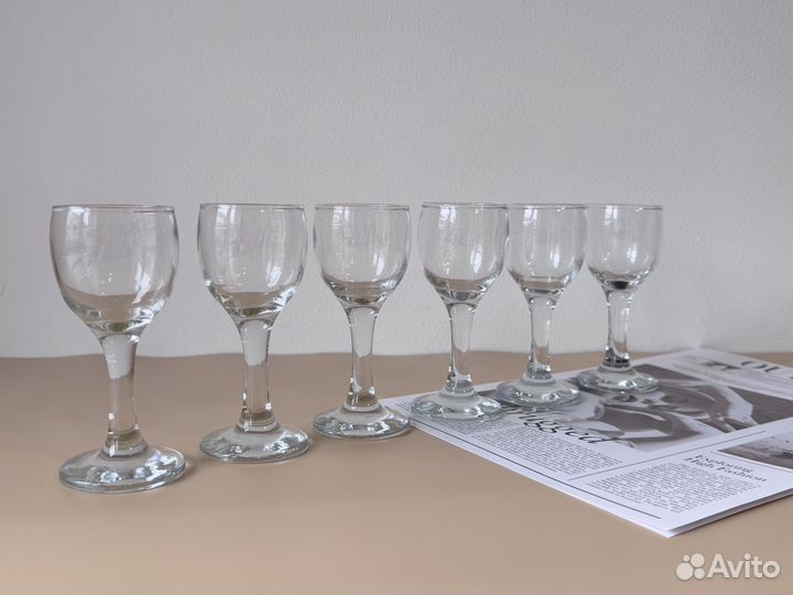 Рюмки / стопки стеклянные на ножке - 6 штук