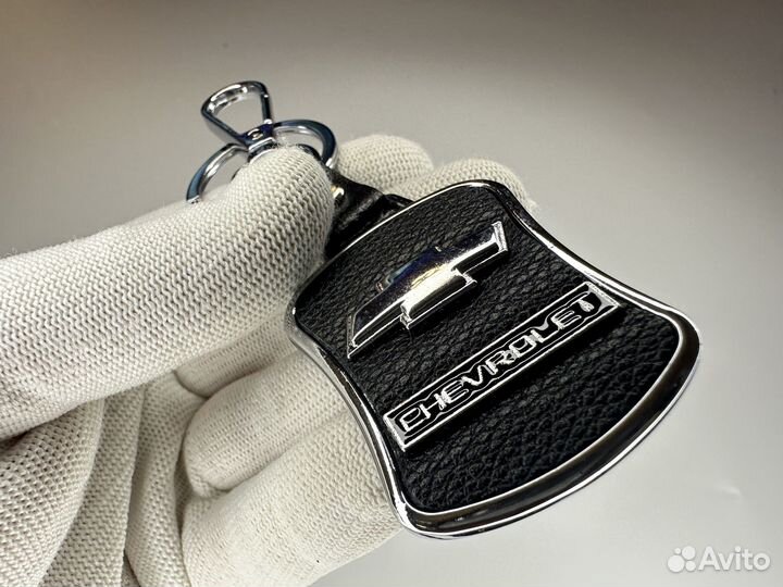 Брелок Chevrolet кожа-хром