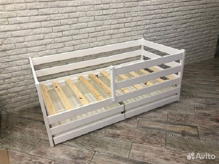 Детская кровать из массива березы