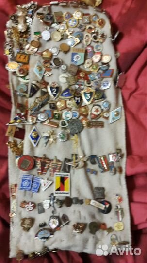 Продам коллекцию редких значков