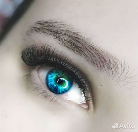 Наращивание ресниц и татуаж бровей