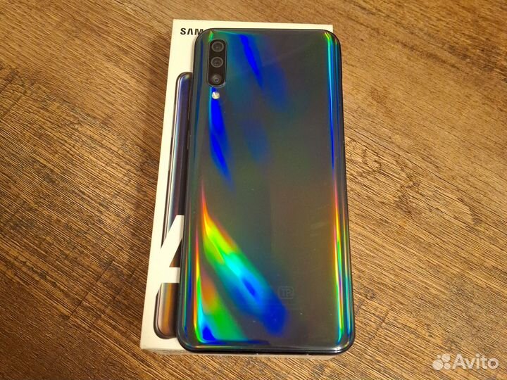 Samsung Galaxy A50, 4/64 ГБ