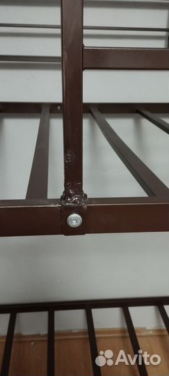 Кровать двухъярусная металлическая