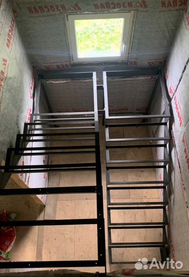 Метлличесакую лестницу Изготовим