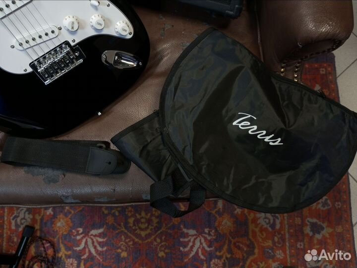 Электро гитарный набор новый (гитара с царапиной)