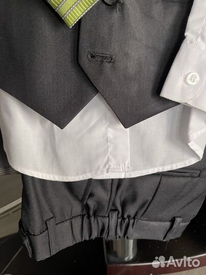 Костюмы нарядные новые 6-7 лет и 2-3 года