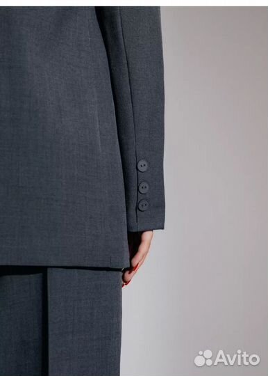 Костюм брючный серый