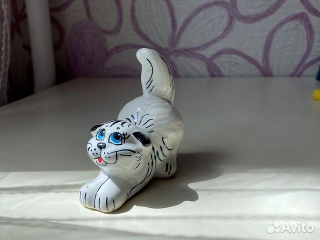 Фарфоровая статуэтка котик ручная роспись